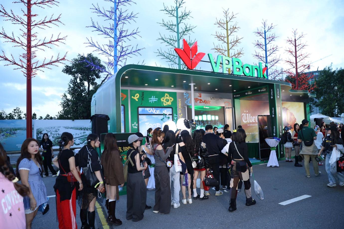 Điều gì khiến fan “lụy” G-DRAGON 2025 WORLD TOUR [Übermensch] in Hanoi, presented by VPBank - Ảnh 6.