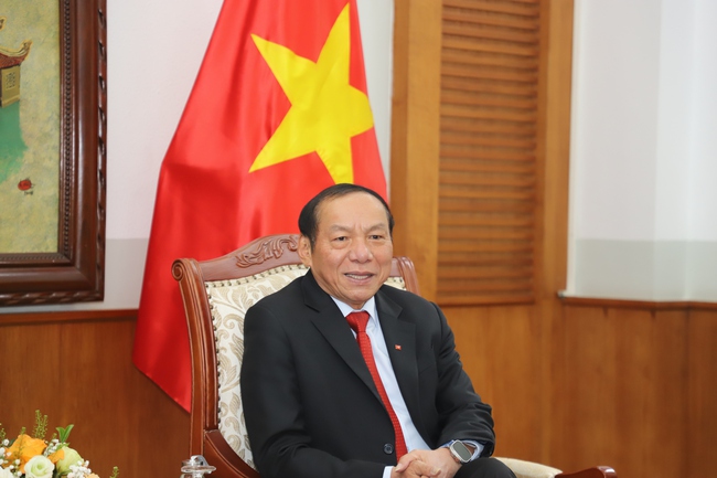 Bộ trưởng Nguyễn Văn H&ugrave;ng tiếp Chủ tịch Hội đồng quản trị Tập đo&agrave;n AFK Sistema của Nga - Ảnh 2.