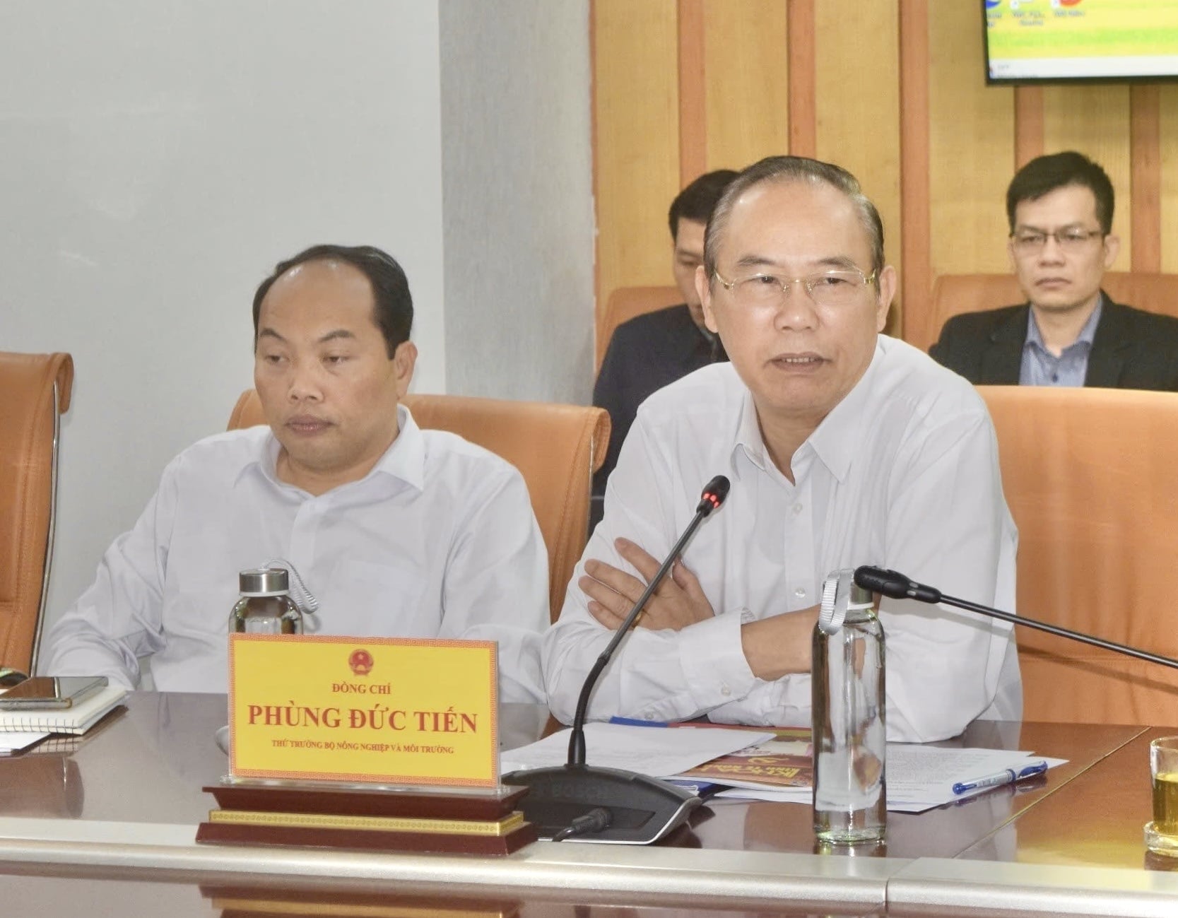 Thứ trưởng Phùng Đức Tiến chủ trì buổi làm việc với Hội Khoa học Kinh tế Nông nghiệp và Phát triển nông thôn Việt Nam. Ảnh: Nguyễn Thủy. Thứ trưởng Phùng Đức Tiến chủ trì buổi làm việc với Hội Khoa học Kinh tế Nông nghiệp và Phát triển nông thôn Việt Nam. Ảnh: Nguyễn Thủy.