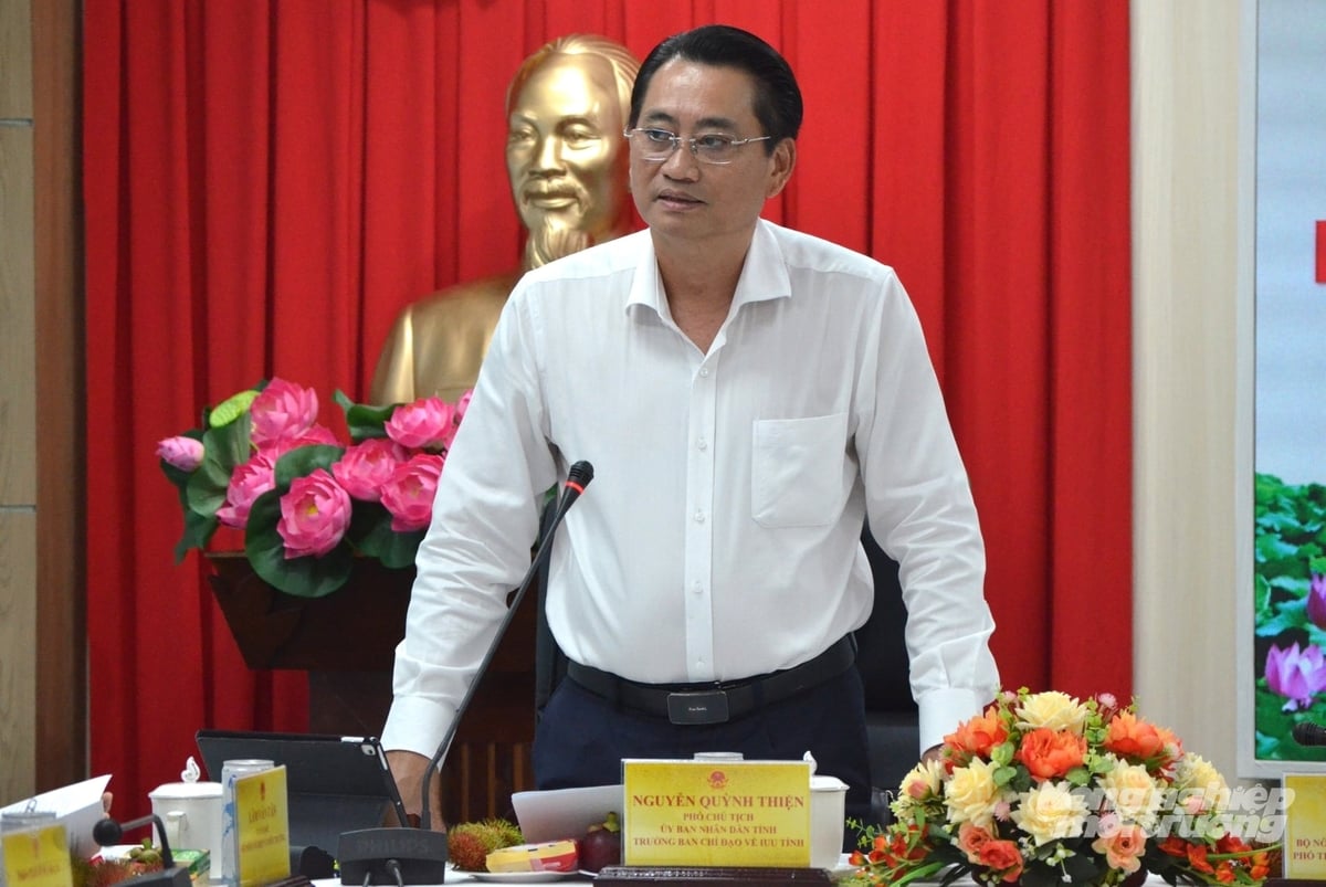 Phó Chủ tịch UBND tỉnh Vĩnh Long Nguyễn Quỳnh Thiện chỉ đạo các đơn vị thuộc Ban Thường trực Ban Chỉ đạo IUU của tỉnh tiếp tiếp thu các ý kiến của Thứ trưởng Võ Văn Hưng và hóp ý của đại biểu trong Đoàn công tác. Ảnh: Minh Đảm. Phó Chủ tịch UBND tỉnh Vĩnh Long Nguyễn Quỳnh Thiện chỉ đạo các đơn vị thuộc Ban Thường trực Ban Chỉ đạo IUU của tỉnh tiếp tiếp thu các ý kiến của Thứ trưởng Võ Văn Hưng và hóp ý của đại biểu trong Đoàn công tác. Ảnh: Minh Đảm.