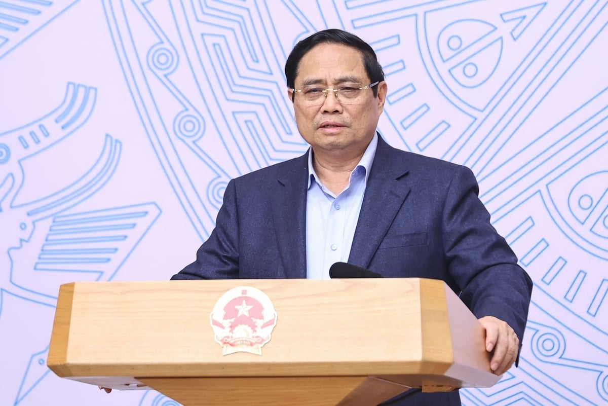 Thủ tướng Ch&iacute;nh phủ Phạm Minh Ch&iacute;nh, Trưởng Ban Chỉ đạo quốc gia triển khai thực hiện cam kết của Việt Nam tại Hội nghị COP26, chủ tr&igrave; Phi&ecirc;n họp lần thứ s&aacute;u của Ban Chỉ đạo. Ảnh: VGP/Nhật Bắc