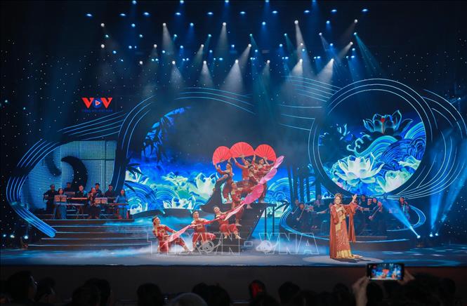 Khẳng định niềm tin son sắt với Đảng qua ng&ocirc;n ngữ văn h&oacute;a nghệ thuật - Ảnh 2.