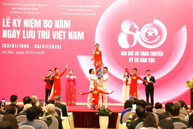 80 năm ngày Lưu trữ Việt Nam: Gìn giữ ký ức dân tộc, xây dựng "bộ nhớ của quốc gia" - Ảnh 5. 80 năm ngày Lưu trữ Việt Nam: Gìn giữ ký ức dân tộc, xây dựng "bộ nhớ của quốc gia" - Ảnh 5.