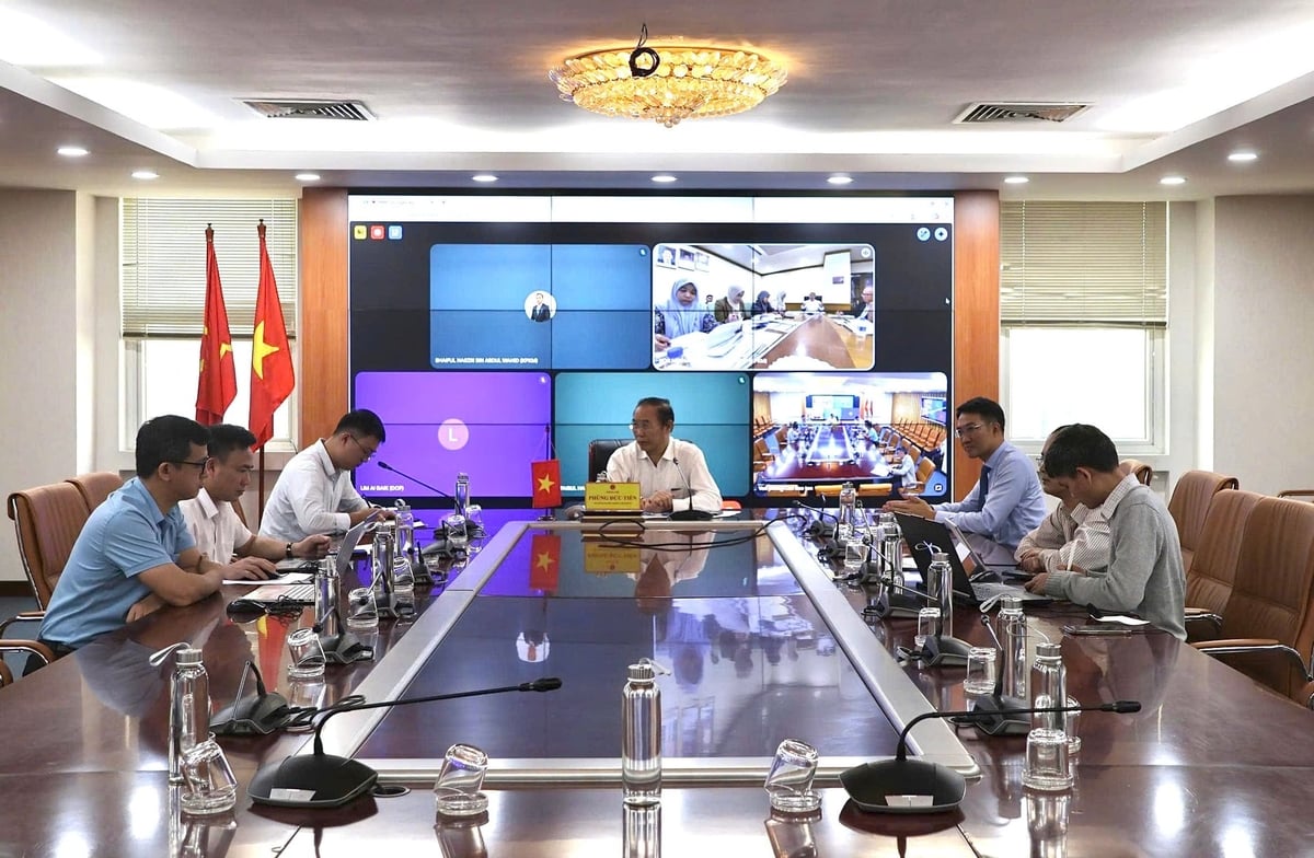 Tại cuộc họp, hai bên trao đổi về việc đẩy nhanh ký kết Biên bản ghi nhớ trong hợp tác nông nghiệp và đề xuất Malaysia liên quan đến xuất khẩu một số sản phẩm chăn nuôi sang Việt Nam. Ảnh: Minh Hạnh. Tại cuộc họp, hai bên trao đổi về việc đẩy nhanh ký kết Biên bản ghi nhớ trong hợp tác nông nghiệp và đề xuất Malaysia liên quan đến xuất khẩu một số sản phẩm chăn nuôi sang Việt Nam. Ảnh: Minh Hạnh.