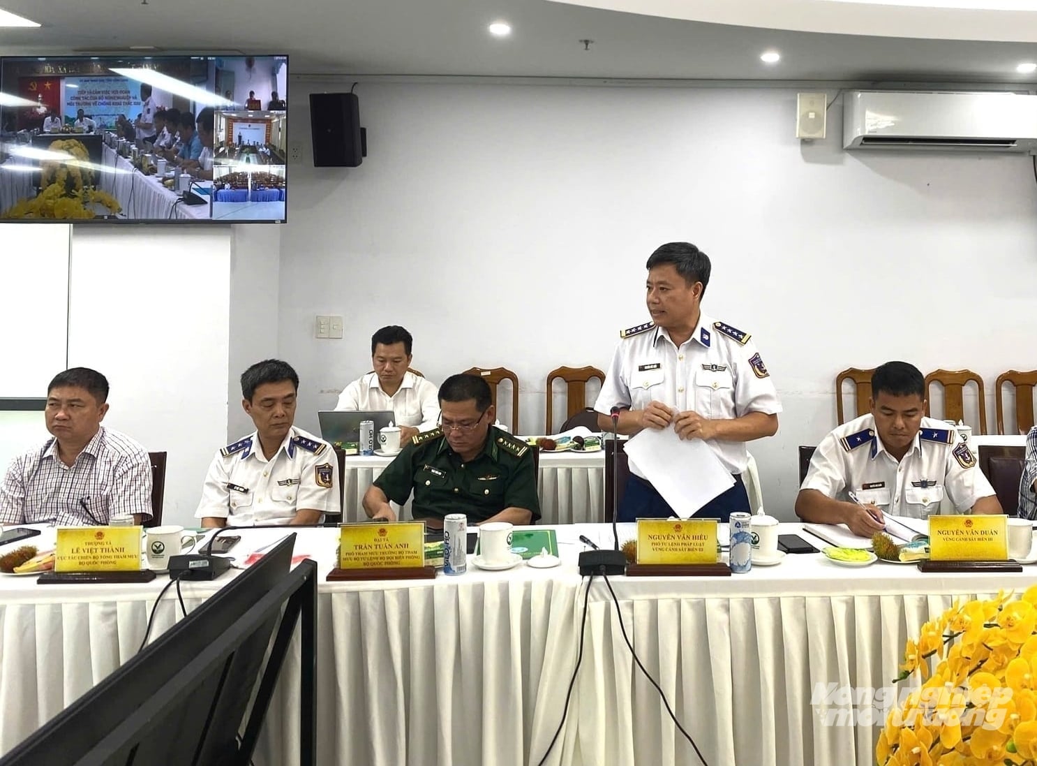 Đại biểu trong đoàn công tác phát biểu góp ý cho công tác chống khai thác IUU của tỉnh Vĩnh Long. Ảnh: Minh Đảm. Đại biểu trong đoàn công tác phát biểu góp ý cho công tác chống khai thác IUU của tỉnh Vĩnh Long. Ảnh: Minh Đảm.