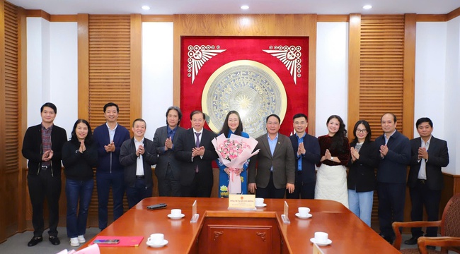 B&agrave; Nguyễn Hằng Nga l&agrave;m Gi&aacute;m đốc Trung t&acirc;m Triển l&atilde;m Văn h&oacute;a Nghệ thuật Việt Nam - Ảnh 5.