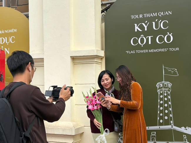Tour "Ký ức Cột cờ" - Trải nghiệm di sản kết hợp giữa giá trị lịch sử, công nghệ số và cảm xúc - Ảnh 7. Tour "Ký ức Cột cờ" - Trải nghiệm di sản kết hợp giữa giá trị lịch sử, công nghệ số và cảm xúc - Ảnh 7.