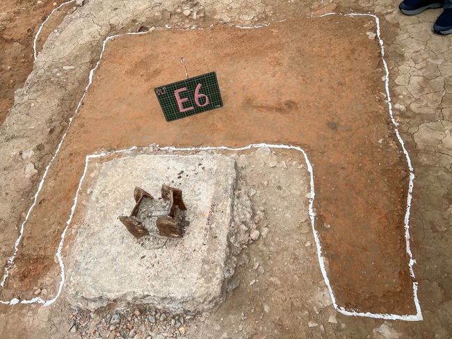 Nhiều ph&aacute;t hiện mới trong cuộc khai quật thăm d&ograve; khu vực Ch&iacute;nh điện Kinh thi&ecirc;n năm 2025 - Ảnh 5.