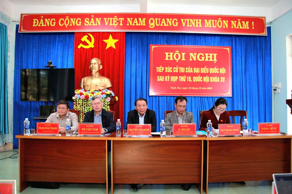 Bộ trưởng Nguyễn Văn Hùng tiếp xúc cử tri xã Ngọc Bay, tỉnh Quảng Ngãi - Ảnh 2. Bộ trưởng Nguyễn Văn Hùng tiếp xúc cử tri xã Ngọc Bay, tỉnh Quảng Ngãi - Ảnh 2.