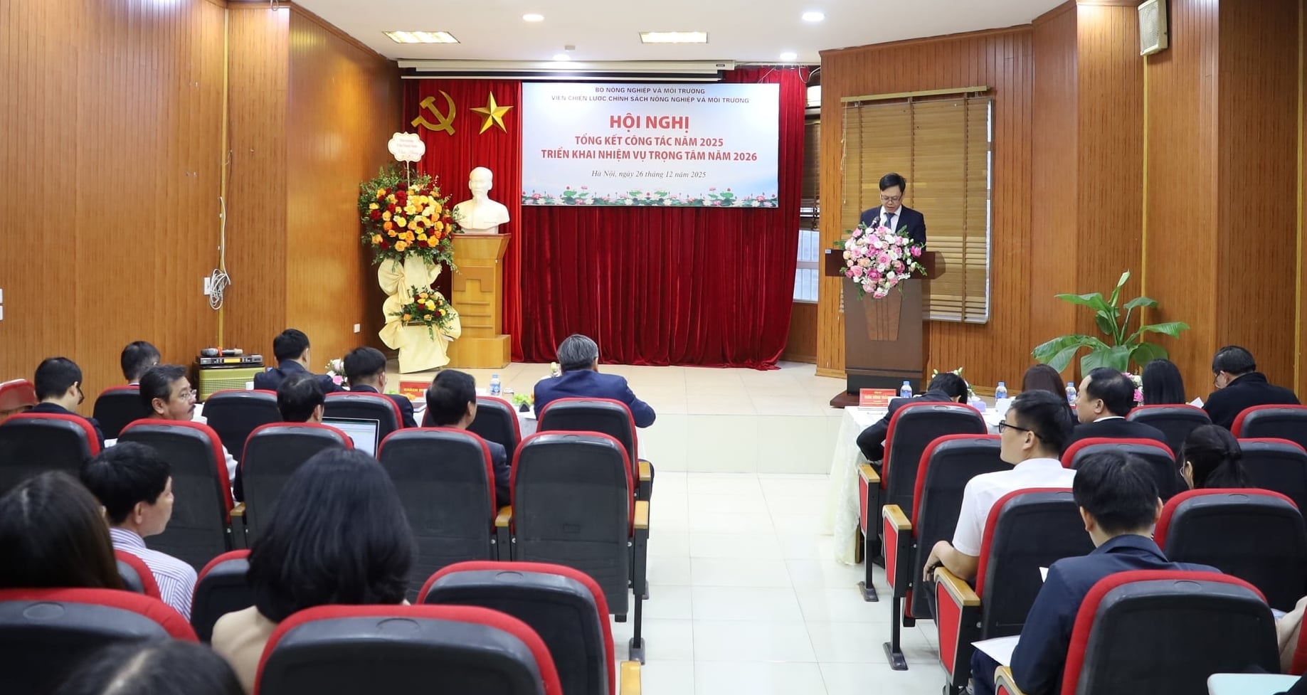 To&agrave;n cảnh Hội nghị Tổng kết năm 2025, triển khai nhiệm vụ Kế hoạch năm 2026 của Viện Ch&iacute;nh s&aacute;ch v&agrave; Chiến lược n&ocirc;ng nghiệp v&agrave; m&ocirc;i trường. Ảnh: Phương Linh.