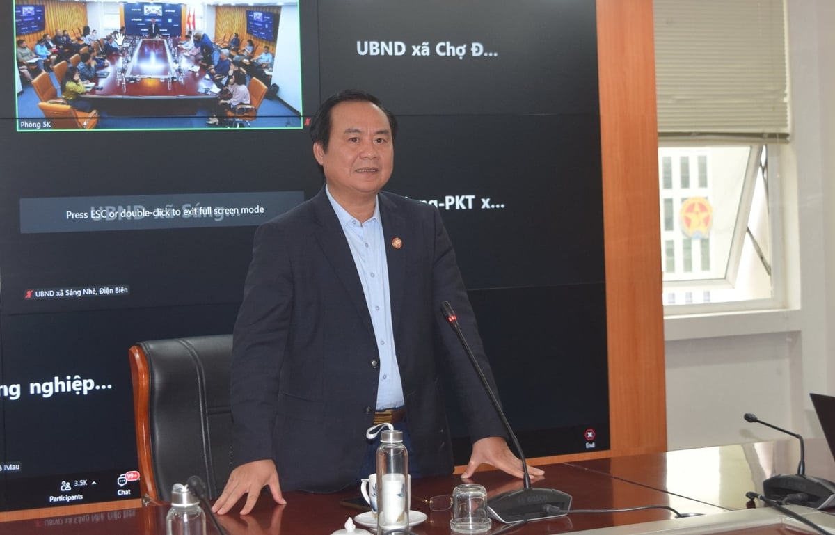 Thứ trưởng V&otilde; Văn Hưng y&ecirc;u cầu c&aacute;c đơn vị thuộc Bộ, c&aacute;c Sở N&ocirc;ng nghiệp v&agrave; M&ocirc;i trường, UBND cấp x&atilde; khẩn trương r&agrave; so&aacute;t to&agrave;n bộ điều kiện bảo đảm vận h&agrave;nh hệ thống. Ảnh: Trường Giang.
