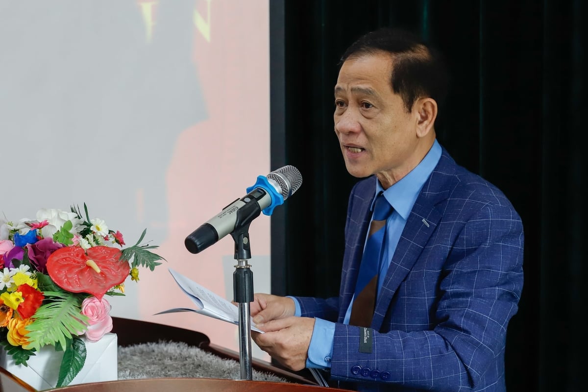 Viện trưởng Phạm Anh Tuấn tr&igrave;nh b&agrave;y định hướng hoạt động năm 2026. Ảnh: T&ugrave;ng Đinh.