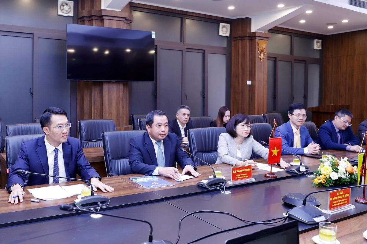 Bộ trưởng Trần Đức Thắng và lãnh đạo các đơn vị chuyên môn trực thuộc Bộ Nông nghiệp và Môi trường. Ảnh: Khương Trung. Bộ trưởng Trần Đức Thắng và lãnh đạo các đơn vị chuyên môn trực thuộc Bộ Nông nghiệp và Môi trường. Ảnh: Khương Trung.