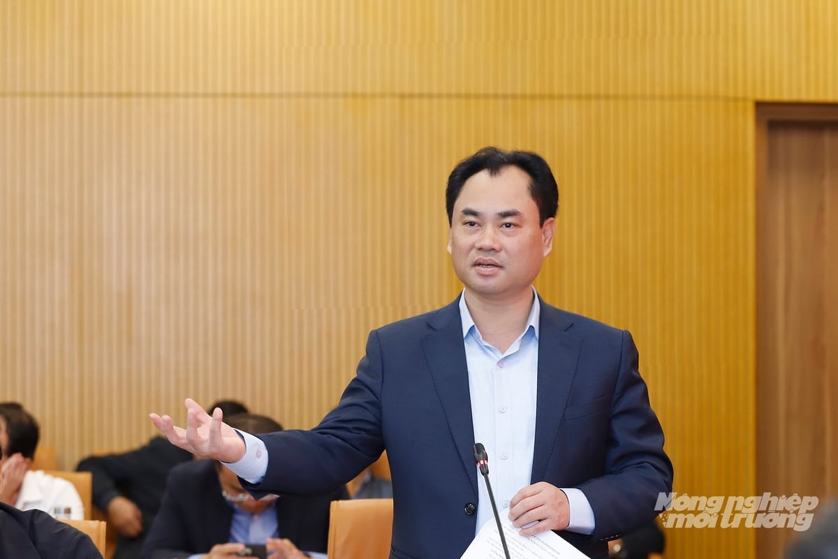 Thứ trưởng thường trực Trịnh Việt Hùng nhấn mạnh việc xây dựng và hoàn thiện thể chế pháp luật là một trong những nhiệm vụ đặc biệt quan trọng đối với hoạt động quản lý nhà nước cũng như quá trình phát triển của đất nước. Ảnh: Khương Trung. Thứ trưởng thường trực Trịnh Việt Hùng nhấn mạnh việc xây dựng và hoàn thiện thể chế pháp luật là một trong những nhiệm vụ đặc biệt quan trọng đối với hoạt động quản lý nhà nước cũng như quá trình phát triển của đất nước. Ảnh: Khương Trung.