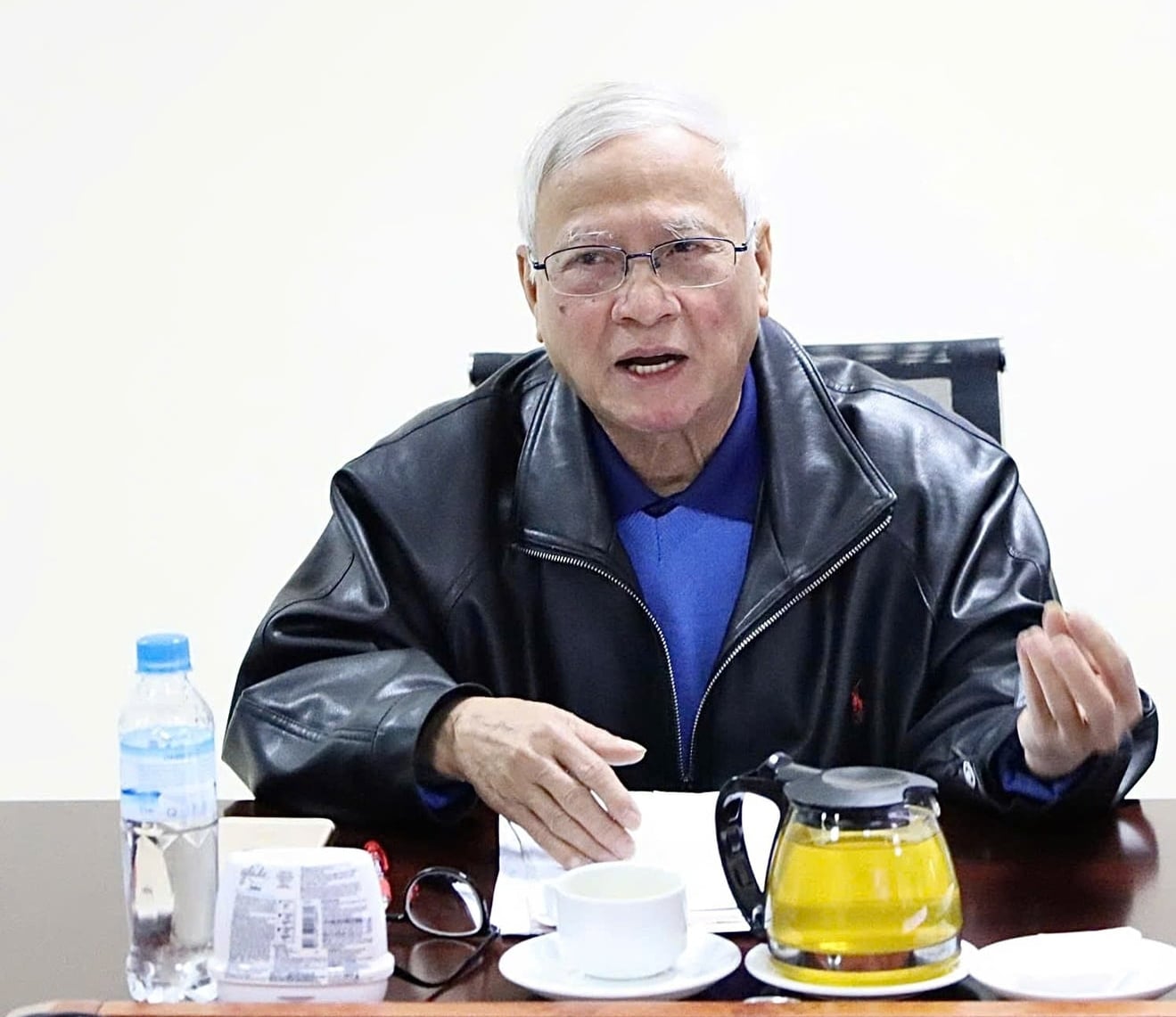 Ông Nguyễn Thạc Dĩnh, Phó Chủ tịch thường trực Hội Hữu nghị Việt Nam - Philippines, Nguyên Đại sứ Việt Nam tại Philippines, phân tích bức tranh kinh tế và kết quả thương mại hai chiều giữa hai nước trong năm 2025. Ảnh: Hồng Ngọc. Ông Nguyễn Thạc Dĩnh, Phó Chủ tịch thường trực Hội Hữu nghị Việt Nam - Philippines, Nguyên Đại sứ Việt Nam tại Philippines, phân tích bức tranh kinh tế và kết quả thương mại hai chiều giữa hai nước trong năm 2025. Ảnh: Hồng Ngọc.