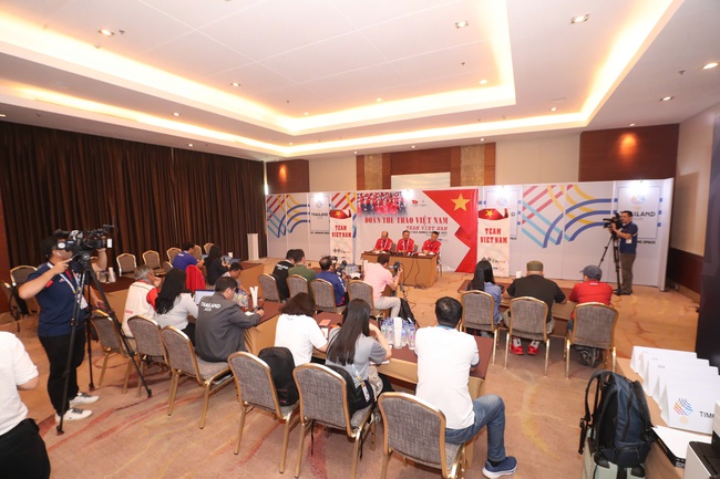 Trưởng đoàn Thể thao Việt Nam Nguyễn Hồng Minh: Đoàn đã thực hiện đúng lời căn dặn của Thủ tướng trước khi lên đường - Ảnh 4.