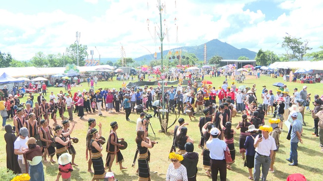 Gia Lai gìn giữ và phát huy bản sắc văn hóa dân tộc thiểu số - Nền tảng cho du lịch bền vững - Ảnh 1.