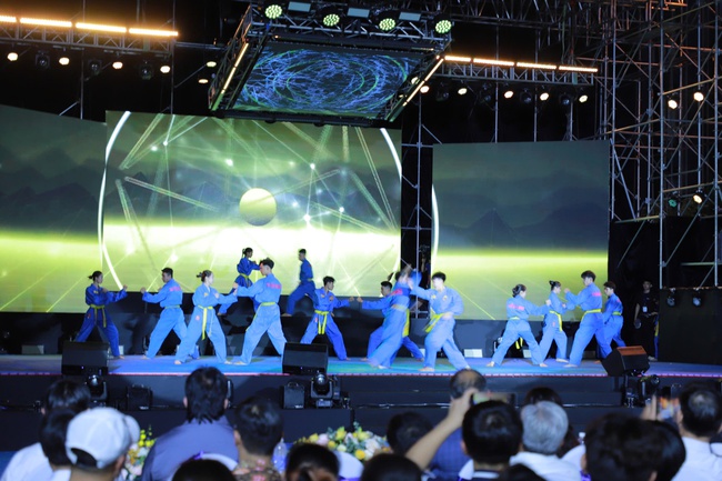 Khai mạc Liên hoan Võ thuật Quốc tế TP.HCM năm 2025 - Ảnh 3. Khai mạc Liên hoan Võ thuật Quốc tế TP.HCM năm 2025 - Ảnh 3.