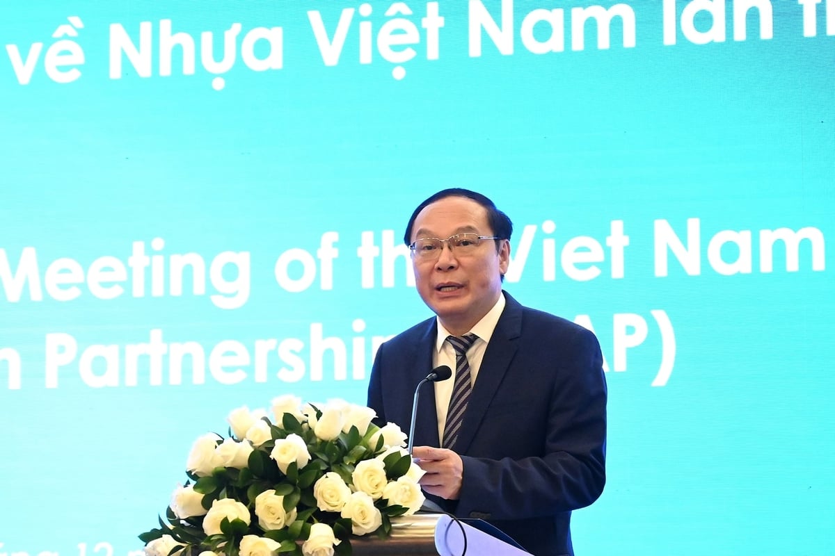 Thứ trưởng Lê Công Thành xác định cần biến các đầu tư tài chính, đổi mới sáng tạo, nền tảng chính sách và sự tham gia của khối tư thành tác động thực sự về nhựa. Ảnh: Kiều Chi. Thứ trưởng Lê Công Thành xác định cần biến các đầu tư tài chính, đổi mới sáng tạo, nền tảng chính sách và sự tham gia của khối tư thành tác động thực sự về nhựa. Ảnh: Kiều Chi.