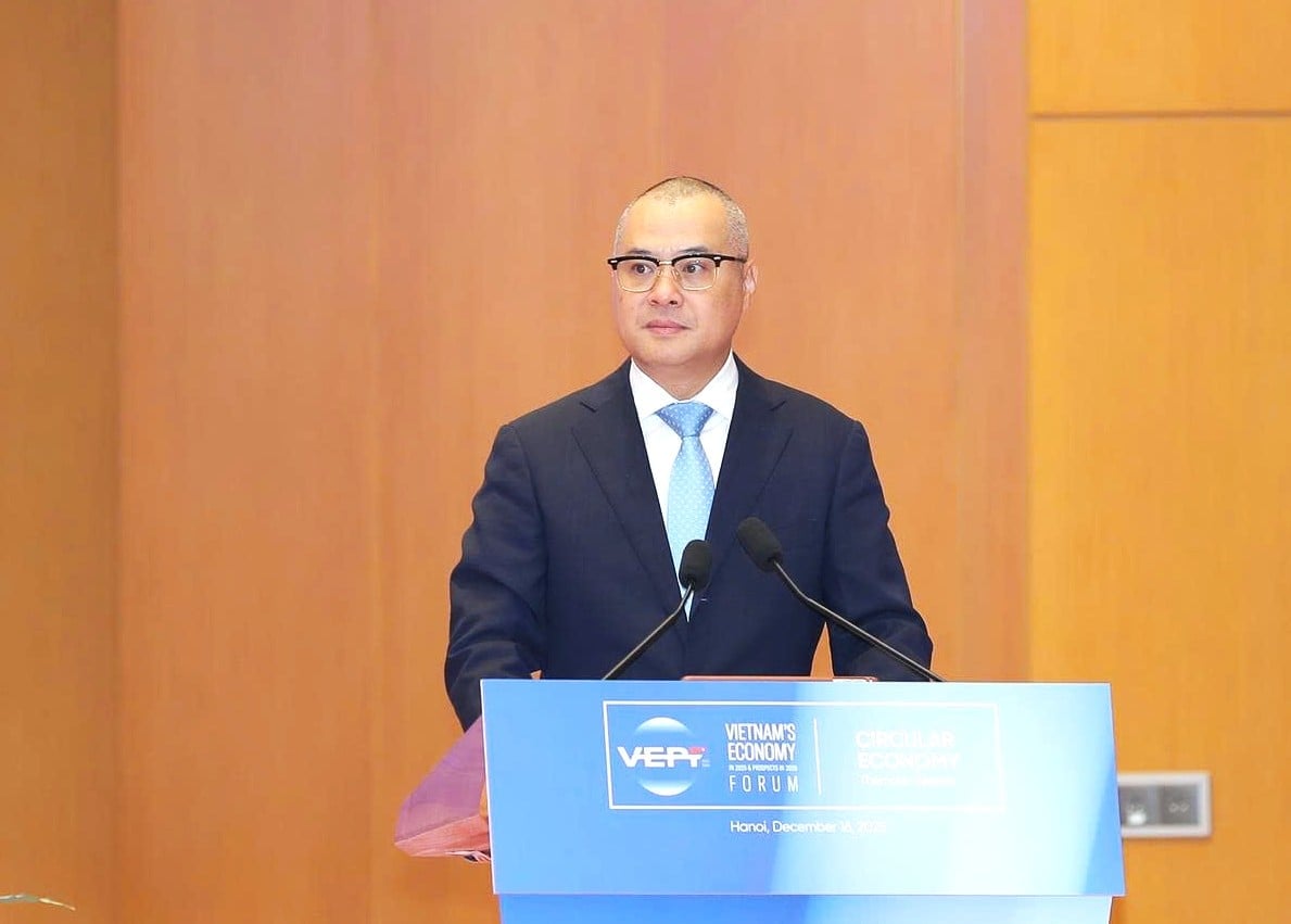 Ông Phạm Đại Dương, Phó trưởng Ban Chính sách, Chiến lược Trung ương nhấn mạnh mục tiêu tăng trưởng kinh tế trong giai đoạn 2026 - 2030 và các năm tiếp theo cần vươn tới mức hai con số. Ảnh: Việt Dũng. Ông Phạm Đại Dương, Phó trưởng Ban Chính sách, Chiến lược Trung ương nhấn mạnh mục tiêu tăng trưởng kinh tế trong giai đoạn 2026 - 2030 và các năm tiếp theo cần vươn tới mức hai con số. Ảnh: Việt Dũng.