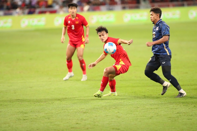 Ngược dòng ngoạn mục, U22 Việt Nam đánh bại Thái Lan giành HCV SEA Games 33 - Ảnh 2.