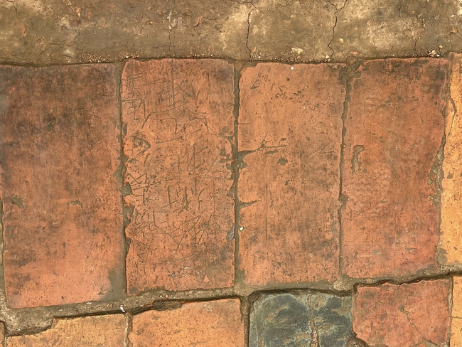 Nhiều ph&aacute;t hiện mới trong cuộc khai quật thăm d&ograve; khu vực Ch&iacute;nh điện Kinh thi&ecirc;n năm 2025 - Ảnh 6.