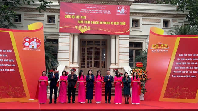 Khai mạc Triển lãm tư liệu "Quốc hội Việt Nam - Hành trình 80 năm xây dựng và phát triển" - Ảnh 3. Khai mạc Triển lãm tư liệu "Quốc hội Việt Nam - Hành trình 80 năm xây dựng và phát triển" - Ảnh 3.