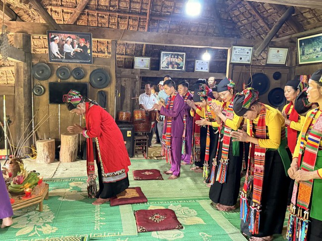 Nét đẹp văn hóa trong Lễ hội Pồn Pôông của đồng bào dân tộc Mường tỉnh Thanh Hóa - Ảnh 3. Nét đẹp văn hóa trong Lễ hội Pồn Pôông của đồng bào dân tộc Mường tỉnh Thanh Hóa - Ảnh 3.