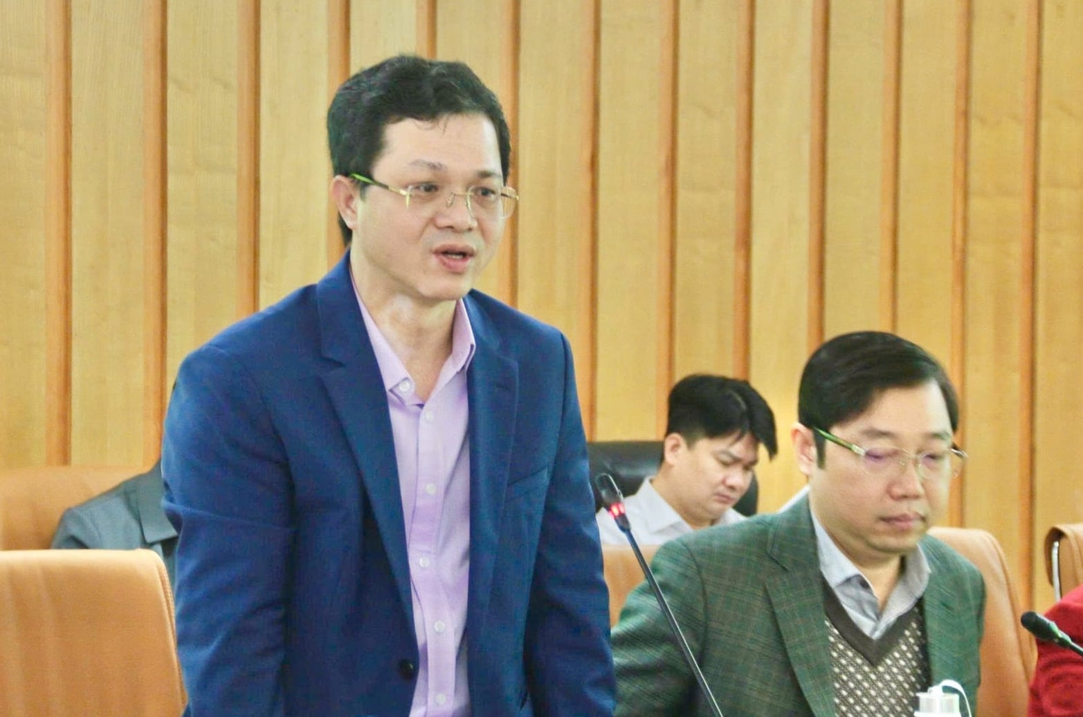 Ông Nguyễn Văn Long đề nghị Hội chủ động tham gia đề xuất các 'bài toán lớn' của ngành Nông nghiệp và Môi trường. Ảnh: Nguyễn Thủy. Ông Nguyễn Văn Long đề nghị Hội chủ động tham gia đề xuất các 'bài toán lớn' của ngành Nông nghiệp và Môi trường. Ảnh: Nguyễn Thủy.