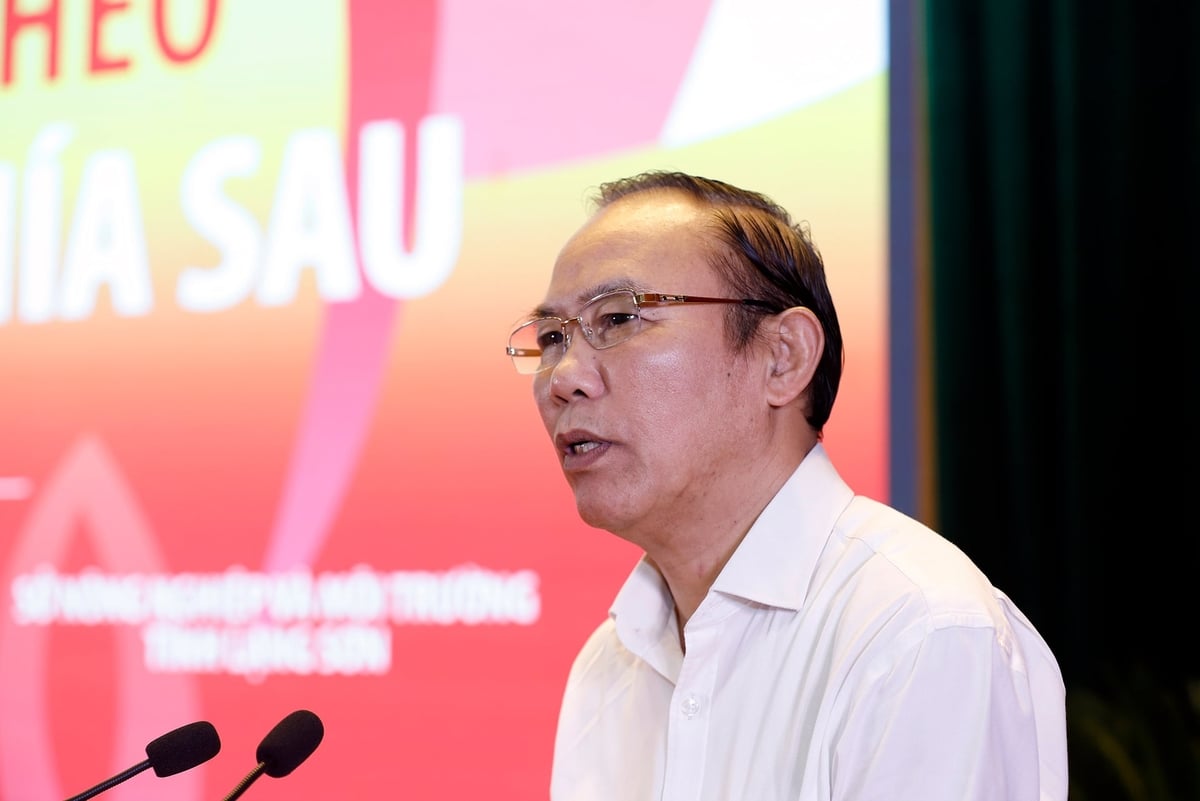 Thứ trưởng Ph&ugrave;ng Đức Tiến ghi nhận, đ&aacute;nh gi&aacute; cao sự đồng h&agrave;nh, đ&oacute;ng g&oacute;p của c&aacute;c cơ quan, tổ chức, doanh nghiệp, nh&agrave; hảo t&acirc;m v&agrave; vai tr&ograve; của c&aacute;c cơ quan b&aacute;o ch&iacute;, truyền th&ocirc;ng trong việc tuy&ecirc;n truyền, lan tỏa chủ trương, ch&iacute;nh s&aacute;ch giảm ngh&egrave;o của Đảng v&agrave; Nh&agrave; nước. Ảnh: Khương Trung.