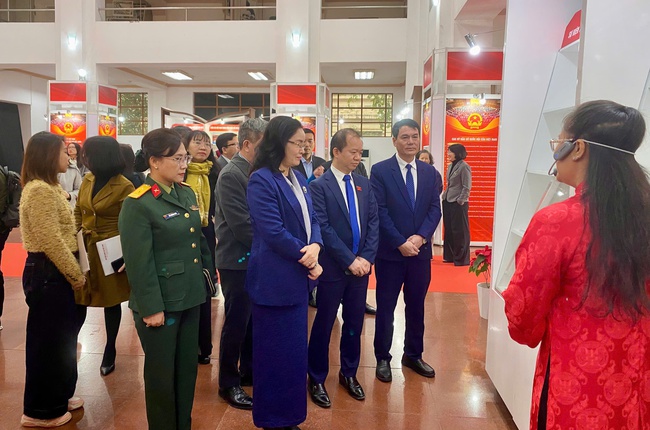 Khai mạc Triển lãm tư liệu "Quốc hội Việt Nam-Hành trình 80 năm xây dựng và phát triển" - Ảnh 2. Khai mạc Triển lãm tư liệu "Quốc hội Việt Nam-Hành trình 80 năm xây dựng và phát triển" - Ảnh 2.