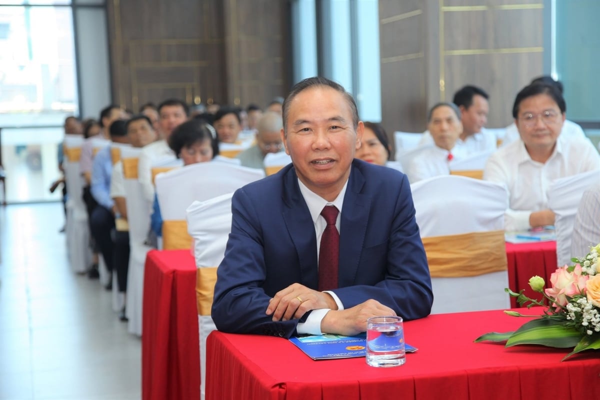 Thứ trưởng Phùng Đức Tiến dự và chỉ đạo Đại hội Hội Nước sạch và Môi trường Việt Nam nhiệm kỳ 2025-2030. Ảnh: Phong Anh.