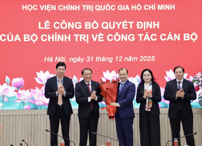PGS.TS L&ecirc; Hải B&igrave;nh giữ chức Ph&oacute; Gi&aacute;m đốc Học viện Ch&iacute;nh trị Quốc gia Hồ Ch&iacute; Minh - Ảnh 10.