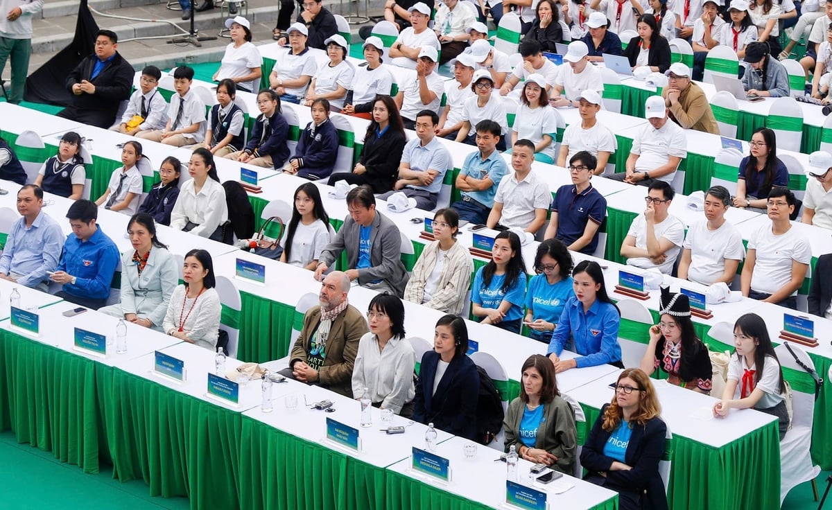 Các đại biểu tham dự sự kiện. Ảnh: Tùng Đinh.