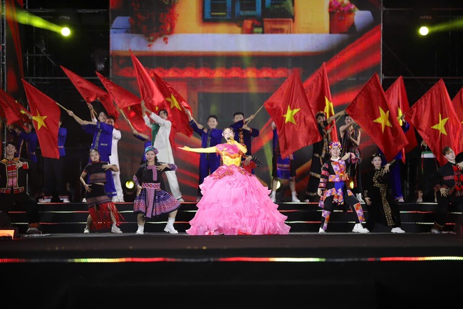 Đại hội XIV của Đảng: X&acirc;y dựng v&agrave; ph&aacute;t triển văn h&oacute;a, con người Việt Nam tiếp tục được khẳng định l&agrave; một trụ cột quan trọng - Ảnh 3.