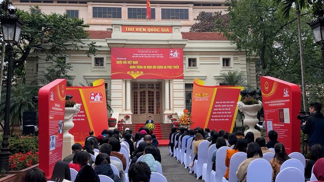 Khai mạc Triển lãm tư liệu "Quốc hội Việt Nam - Hành trình 80 năm xây dựng và phát triển" - Ảnh 1. Khai mạc Triển lãm tư liệu "Quốc hội Việt Nam - Hành trình 80 năm xây dựng và phát triển" - Ảnh 1.