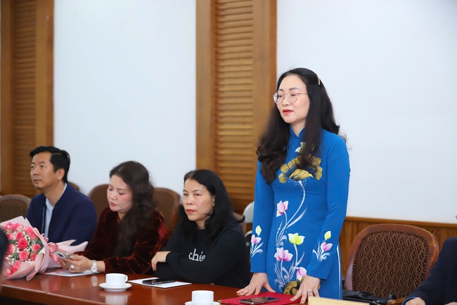 B&agrave; Nguyễn Hằng Nga l&agrave;m Gi&aacute;m đốc Trung t&acirc;m Triển l&atilde;m Văn h&oacute;a Nghệ thuật Việt Nam - Ảnh 4.