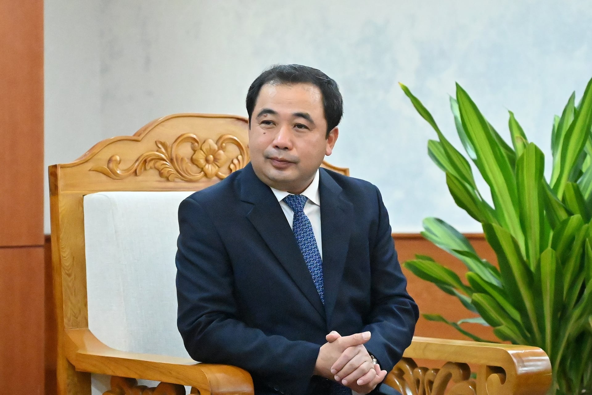 Bộ trưởng Trần Đức Thắng đ&aacute;nh gi&aacute; cao vai tr&ograve; v&agrave; những đ&oacute;ng g&oacute;p t&iacute;ch cực của Ng&agrave;i Đại sứ trong việc th&uacute;c đẩy quan hệ Đối t&aacute;c chiến lược to&agrave;n diện Việt Nam - H&agrave;n Quốc. Ảnh: Kiều Chi.