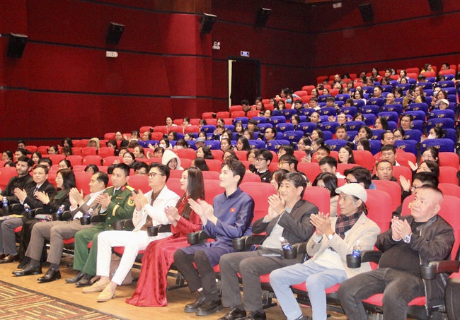 Khai mạc đợt phim Ch&agrave;o mừng th&agrave;nh c&ocirc;ng Đại hội Đảng lần thứ XIV, Kỷ niệm 96 năm Ng&agrave;y th&agrave;nh lập Đảng Cộng sản Việt Nam - Ảnh 1.