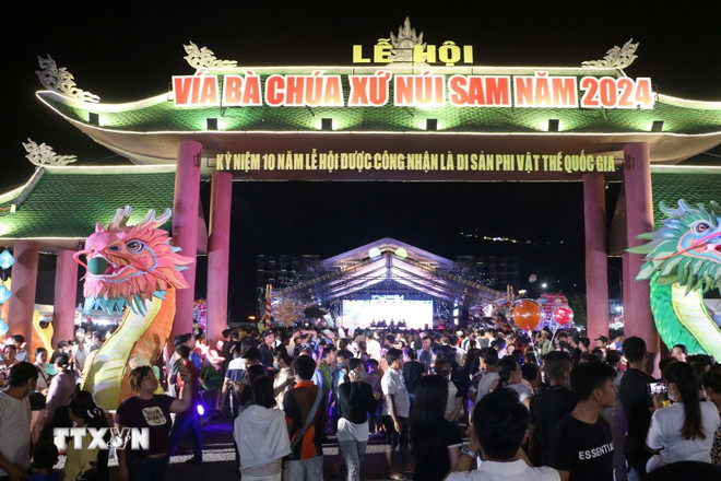 17 Di sản được UNESCO ghi danh: Nền văn hóa phong phú, đồ sộ của dân tộc - Ảnh 16. 17 Di sản được UNESCO ghi danh: Nền văn hóa phong phú, đồ sộ của dân tộc - Ảnh 16.