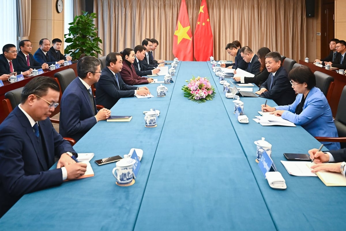 Đoàn công tác của Bộ Nông nghiệp và Môi trường làm việc với Bộ Sinh thái và Môi trường Trung Quốc, sáng 28/11. Ảnh: Tùng Đinh. Đoàn công tác của Bộ Nông nghiệp và Môi trường làm việc với Bộ Sinh thái và Môi trường Trung Quốc, sáng 28/11. Ảnh: Tùng Đinh.