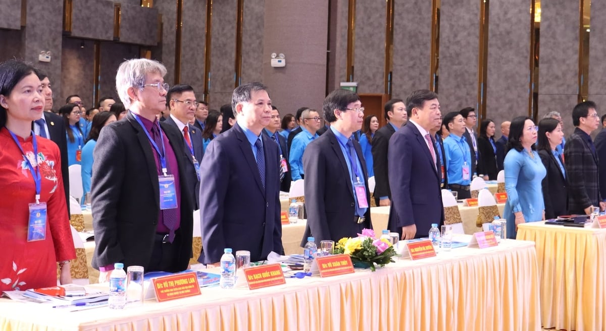 Thứ trưởng Bộ NN-MT Nguyễn Hoàng Hiệp và bà Thái Thu Xương, Phó Chủ tịch Thường trực Tổng Liên đoàn Lao động Việt Nam dự và chỉ đạo Đại hội. Ảnh: Nguyễn Thủy. Thứ trưởng Bộ NN-MT Nguyễn Hoàng Hiệp và bà Thái Thu Xương, Phó Chủ tịch Thường trực Tổng Liên đoàn Lao động Việt Nam dự và chỉ đạo Đại hội. Ảnh: Nguyễn Thủy.