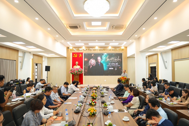 Bộ đôi huyền thoại Secret Garden lần đầu biểu diễn tại Việt Nam - Ảnh 6. Bộ đôi huyền thoại Secret Garden lần đầu biểu diễn tại Việt Nam - Ảnh 6.