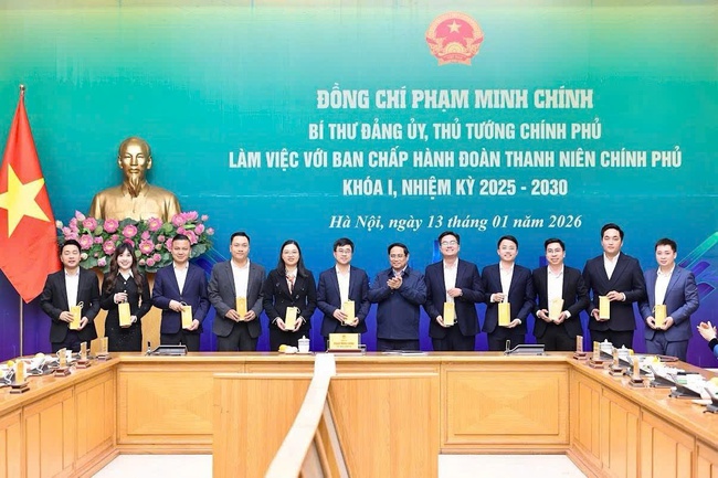 Thủ tướng Phạm Minh Ch&iacute;nh l&agrave;m việc với Ban Chấp h&agrave;nh Đo&agrave;n Thanh ni&ecirc;n Ch&iacute;nh phủ - Ảnh 4.