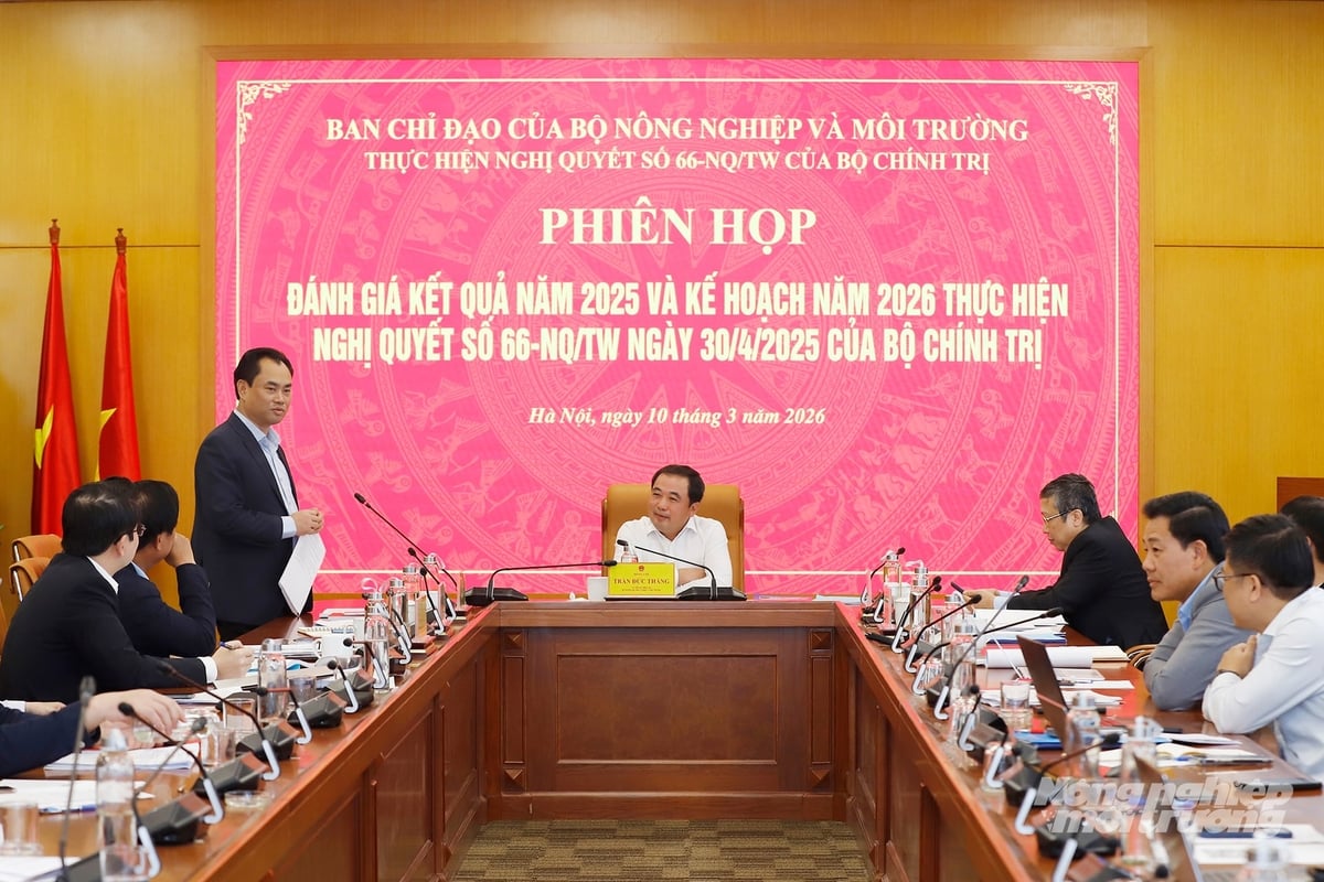 Thứ trưởng Trịnh Việt Hùng đề nghị các đơn vị tiếp tục rà soát các quy định hiện hành, những nội dung đã được ban hành nhưng qua quá trình thực hiện cho thấy chưa phù hợp cần được nghiên cứu sửa đổi, bổ sung. Ảnh: Khương Trung. Thứ trưởng Trịnh Việt Hùng đề nghị các đơn vị tiếp tục rà soát các quy định hiện hành, những nội dung đã được ban hành nhưng qua quá trình thực hiện cho thấy chưa phù hợp cần được nghiên cứu sửa đổi, bổ sung. Ảnh: Khương Trung.