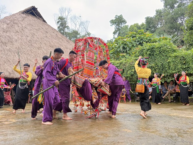 Nét đẹp văn hóa trong Lễ hội Pồn Pôông của đồng bào dân tộc Mường tỉnh Thanh Hóa - Ảnh 5. Nét đẹp văn hóa trong Lễ hội Pồn Pôông của đồng bào dân tộc Mường tỉnh Thanh Hóa - Ảnh 5.