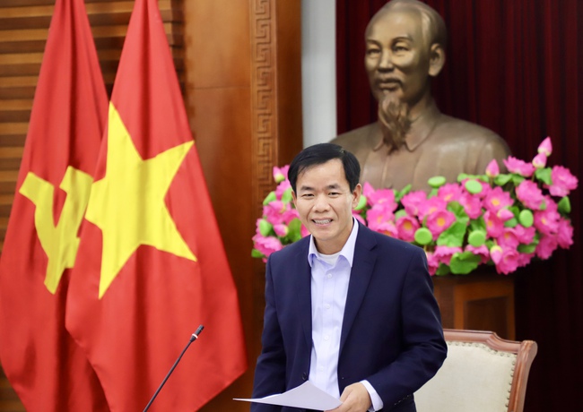 Bộ trưởng Nguyễn Văn H&ugrave;ng l&agrave;m việc với tỉnh Quảng Trị về t&igrave;nh h&igrave;nh ph&aacute;t triển văn h&oacute;a, thể thao v&agrave; du lịch tr&ecirc;n địa b&agrave;n tỉnh - Ảnh 2.