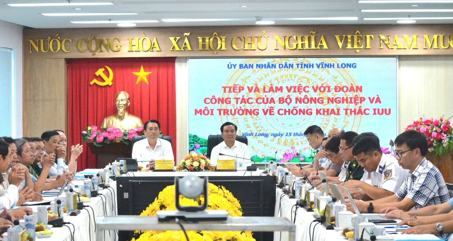 Đoàn công tác của Bộ Nông nghiệp và Môi trường làm việc với tỉnh Vĩnh Long về công tác phòng chống khai thác IUU sáng 15/9. Ảnh: Minh Đảm. Đoàn công tác của Bộ Nông nghiệp và Môi trường làm việc với tỉnh Vĩnh Long về công tác phòng chống khai thác IUU sáng 15/9. Ảnh: Minh Đảm.