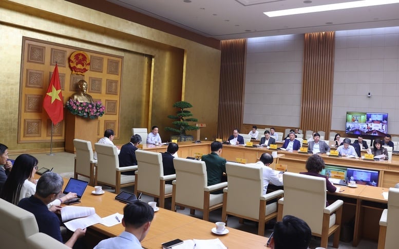 Ph&oacute; Thủ tướng Trần Hồng H&agrave; nhấn mạnh y&ecirc;u cầu trọng t&acirc;m l&agrave; th&aacute;o gỡ c&aacute;c vướng mắc trong kh&acirc;u tổ chức thực hiện để nguồn tiền EPR đ&atilde; được doanh nghiệp tự nguyện đ&oacute;ng g&oacute;p c&oacute; thể được giải ng&acirc;n v&agrave; ph&aacute;t huy hiệu quả. Ảnh: VGP/Minh Kh&ocirc;i