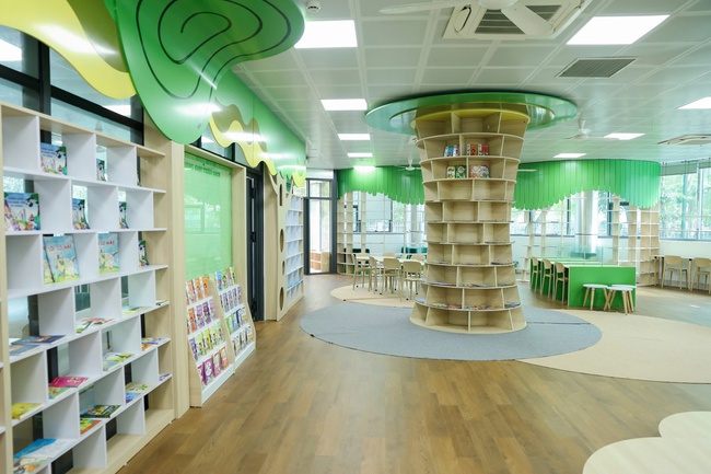 Gạch nối ba thế hệ trên “Chuyến tàu yêu thương - Mang sách đến trường" - Ảnh 4.